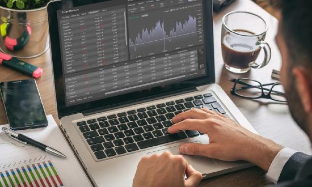 Promosi Efektif Di Sosmed: Mengapa Anda Harus Memilih Rajakomen.com Untuk Analisa Teknikal Harian