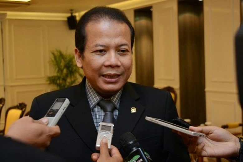 DPR -Desak Polemik Alexis Dituntaskan Secara Hukum