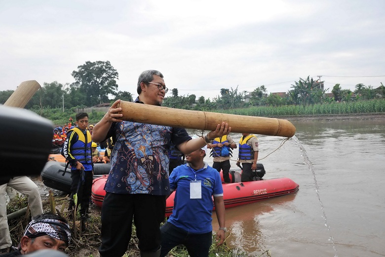 Sungai Citarum Selalu Dikotori Limbah Pabrik dan Industri