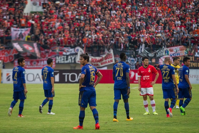 Perseru Selamat Degrdasi Setelah Permalukan Persib Bandung di Kandangnya