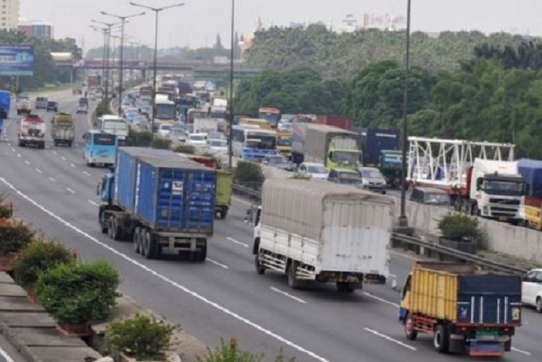 Truk Dilarang Melintas Selama Malam Pergantian Tahun Baru