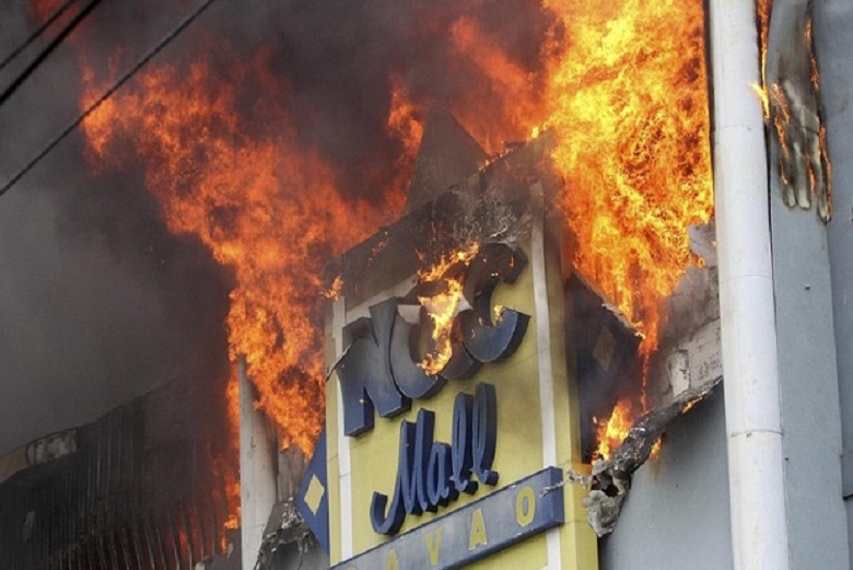 Rayakan Malam Natal, 37 Tewas Terjebak Kebakaran di Dalam Mall