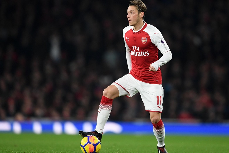 Mesut Ozil Dipuji Sang Pelatih