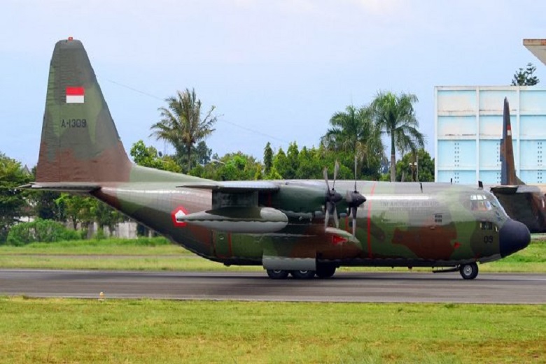 Pesawat Hercules TNI AU Terbukti Mengangkut Vodka di Bandara Wamena