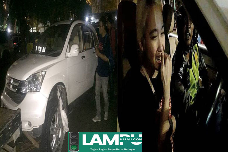 Seperti Orang Kerasukan Perempuan Muda Ini Tabrak Belasan Mobil
