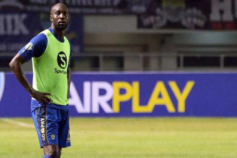 Carlton Cole Kembali ke Liga Inggris Setelah Dilepas oleh Persib Bandung