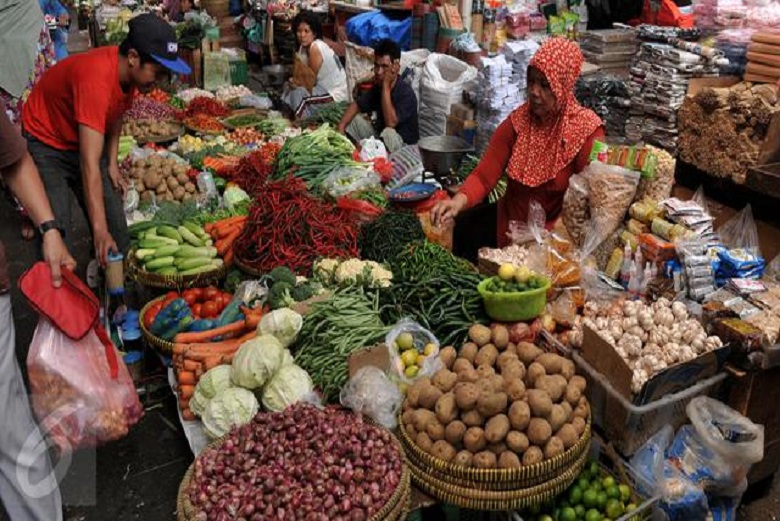 Memantau Harga Bahan Makanan yang Naik di Pasar Pondok Gede-Bekasi