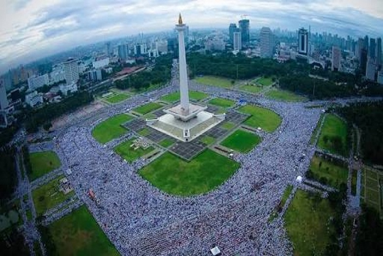 Apa yang Dilakukan Jokowi Saat Bertemu dengan Alumni 212?