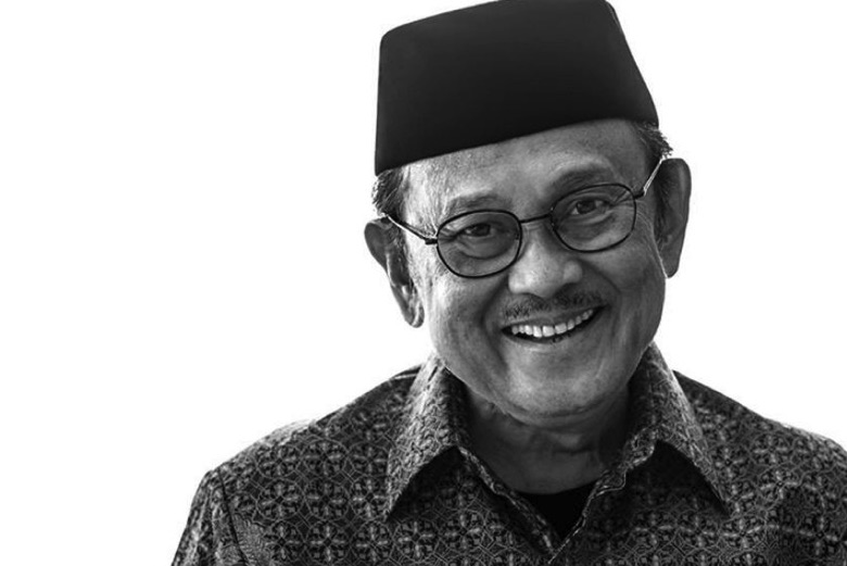 Puisi buatan Prof. BJ Habibie, Sangat Menyentuh Hati