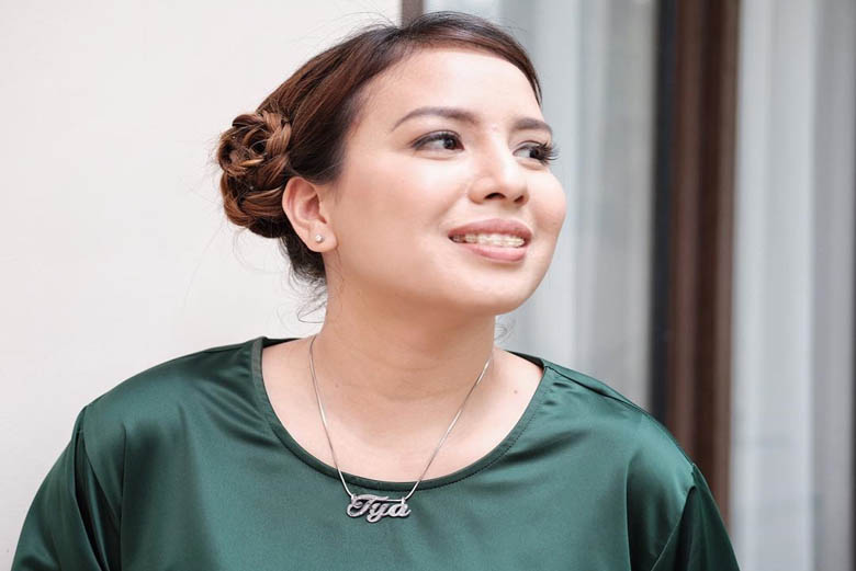 Baby Oil Cegah Kerutan Kulit Mata