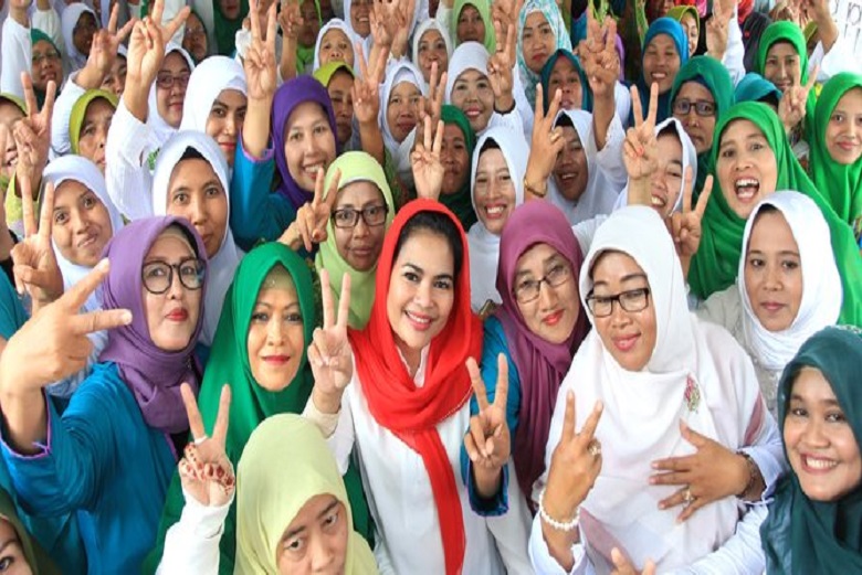 Tak Mau Kalah dengan Khofifah, Puti Ajak Sahabat Muslimat melalui Program Superstar