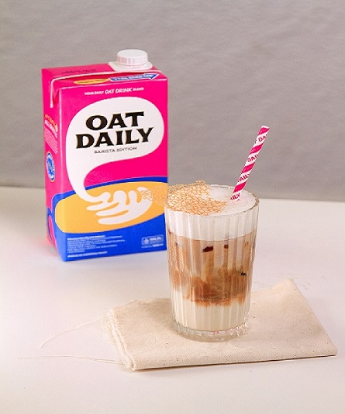 Pecinta Kopi? Coba Kopi Susu dengan Campuran OAT DAILY, Susu Oat yang Gak Bikin Sakit Perut!