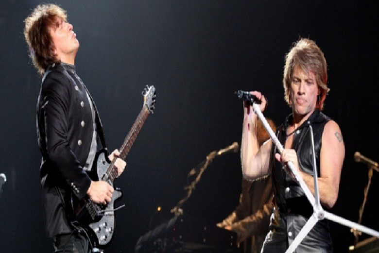 Celana Bon Jovi Dilempar Keluar Jendela
