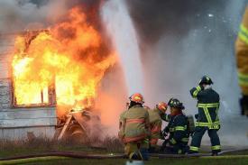 Gambar Artikel Akibat Sakau, Anak Angkat Bakar Rumah Orang Tuanya