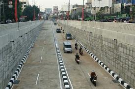 25 Tutup Saluran Air Underpass Mampang-Kuningan Terpasang Kembali Usai Kasus Pencurian