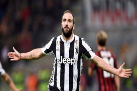 Dua Gol Higuain Bungkam AC Milan