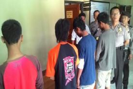 Miris..Orang Tua dan Siswa Keroyok Cleaning Service Sekolah sampai Berdarah-darah