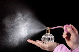 Tata Cara Pemakaian Parfum Agar Dianggap Tak Berlebihan