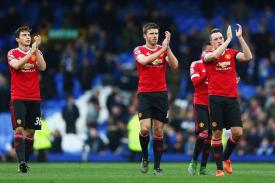 Gambar Artikel Phil Jones Ingin Melepas Sang Kapten dengan Sebuah Kemenangan