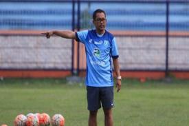 Mampu Bangkitkan Mental Pemain, Aji Santoso Nambah Kontrak di Persela