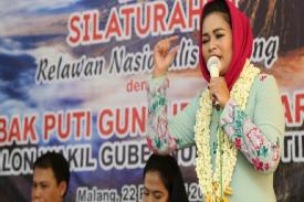 Ceritakan Sejarah Bung Karno, Puti Menangis Dihadapan Soekarnois dan Nasionalis Malang