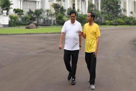 Gambar Artikel Dibalik Kesederhanaan Jokowi, ternyata Harga Sepatunya Jutaan Rupiah