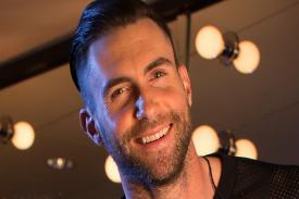 Vokalis Maroon 5 Rayakan Halloween Lebih Awal