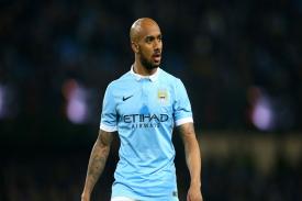 Fabian Delph : &quot;Akan Menyenangkan Jika Bisa Memecahkan Rekor Itu di Old Trafford&quot;