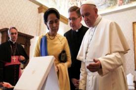 Kunjungi Myanmar, Paus Fransiskus tidak Sebut kata Rohingya