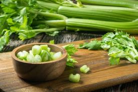 Gambar Artikel Resep Seduhan Daun Seledri untuk Penurun Kolesterol