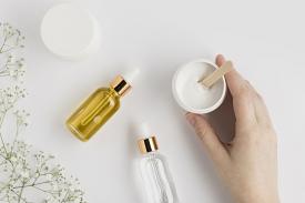 Gambar Artikel Ini 5 Bahan Skincare untuk Menjaga Kulit Tetap Awet Muda