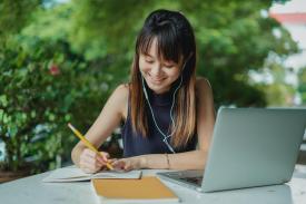  Trik Mempersiapkan Ear Training untuk Listening Section TOEFL