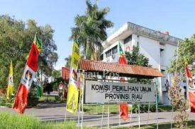 KPU Riau Diduga Salah Kaprah Meloloskan Cagub Riau yang Memiliki KK Ganda