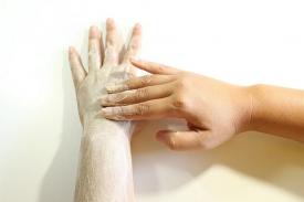 Gambar Artikel Cara Mencerahkan Kaki dan Tangan dalam Seminggu dengan Alami