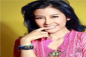 Cara Miliki Bibir Merah Merona Ala Ardina Rasti