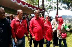 Istri Nyalon Bupati, Ketua DPC PDIP akan Siap Dukung
