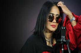Lady Rocker Tahun 90an, Atiek CB Siap  Tampil Kembali di Konser Back Story Music Concert