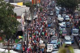 Petisi &quot;Kembalikan Fungsi Jalan dan Trotoar Tanah Abang&quot;, Sandiaga Suruh Warga Cari Solusi