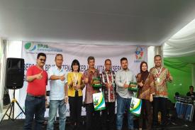Gambar Artikel BPJS Ketenagakerjaan Sosialisasi Pentingnya Jaminan Kerja di Pasar Palasari, Kota Bandung.