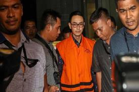Gambar Artikel KPK Selidiki 7 Lokasi Penyimpanan Dokumen dan Catatan Keuangan Tersangka Zumi Zola