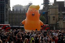 Rasis dan Terorisme: Puluhan Ribu Demonstran Tolak Kedatangan Donald Trump ke London