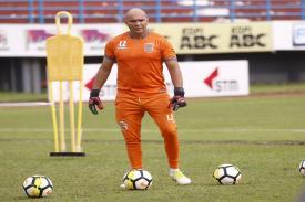Pelatih Kiper Borneo Fc Perpanjang Kontrak