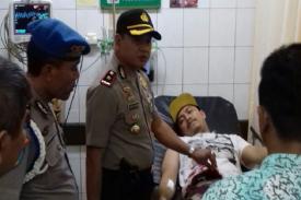 Gambar Artikel Gerebek Bandar Narkoba di Perumahan Mewah, Anggota Polisi Terluka Tertusuk Pisau Si Bandar
