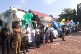 Bagi-bagi THR: Mobil Banking BI Berikan Kemudahan Warga Malang untuk Penukaran Uang Baru