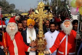 India : Kelompok Hindu Sayap Kanan Mengancam akan Mengganggu Perayaan Natal