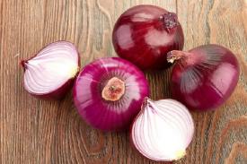 Bawang Merah Punya Khasiat Ketika Diletakkan di Telapak Kaki