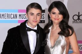 Selena Gomez makin dekat dengan Justin Bieber