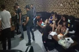 Gambar Artikel Tempat Karaoke di Surabaya ini jadi Pusat Perjudian dengan Taruhan Lumayan Besar