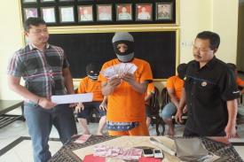 Polisi Amankan Pelaku Pengedar Uang Palsu