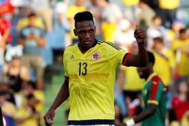 Bek Kolombia Masih Ingin Berseragam Barcelona